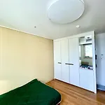 Cozy Apt With Home-Cooked Korean Meals