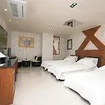 Hotel M
