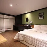 Hotel G7