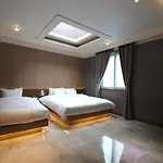 Hotel Airport