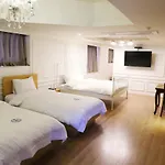 Hill Side Hotel