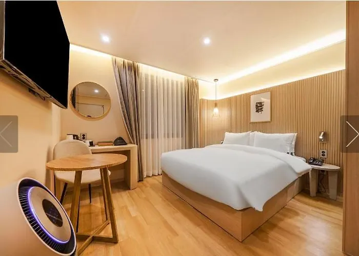 Brown Dot Hotel Yeonsan