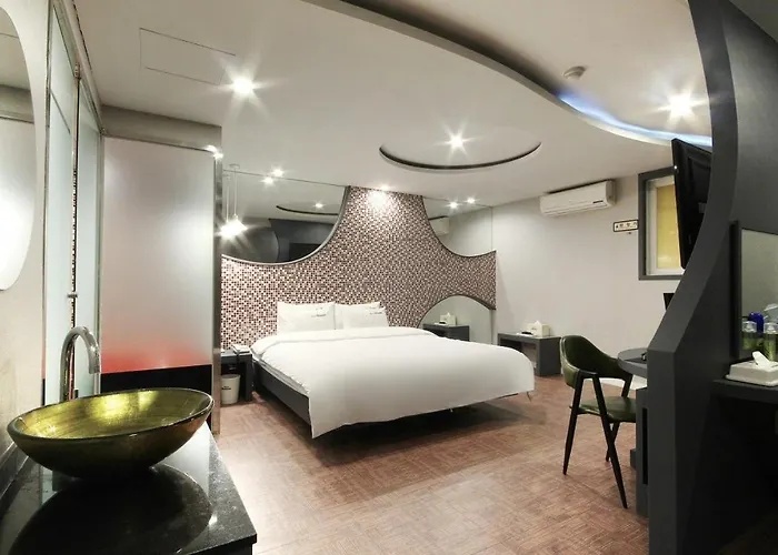Rosso Hotel