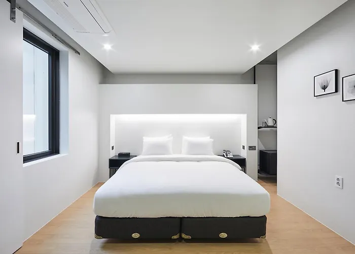 Hotel Intro