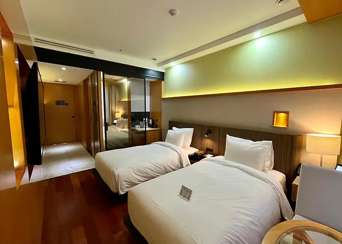 Baymond Hotel