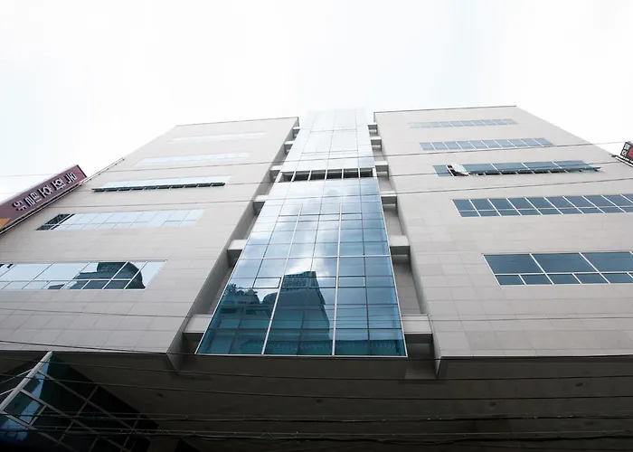 Hotel M