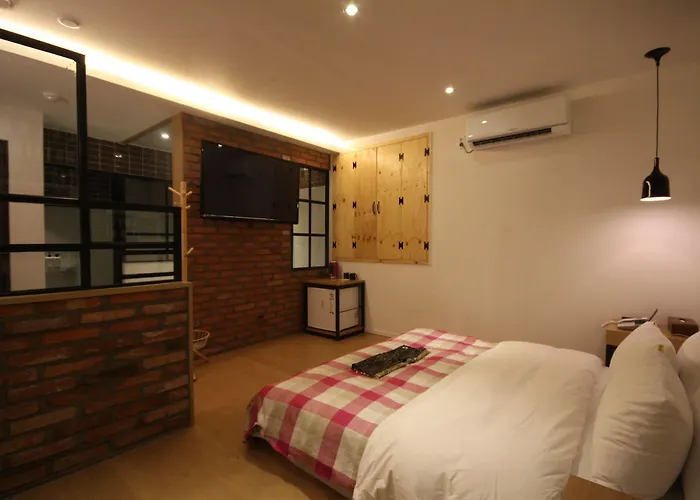 25 Hours Hotel
