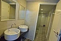 2F Guesthouse - Hostel
