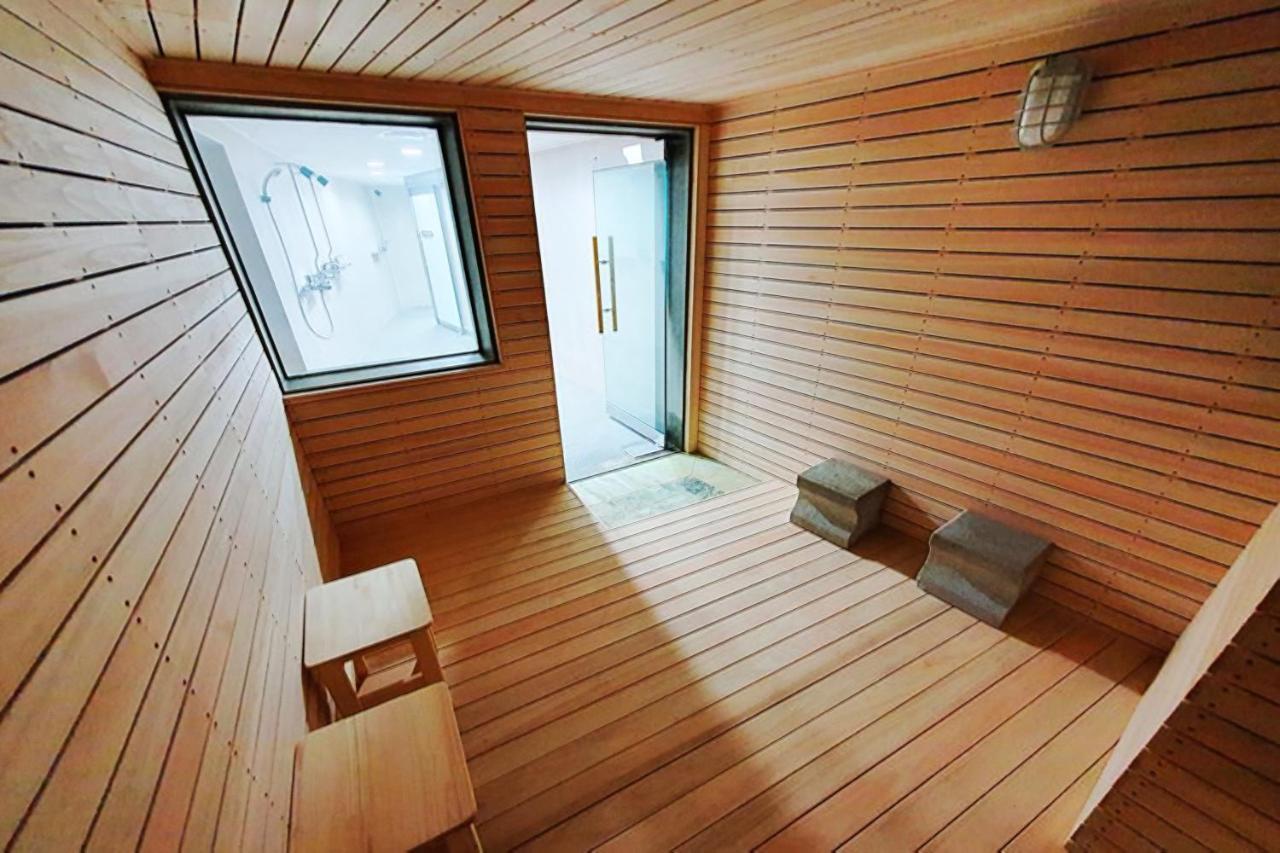 Commodore Hotel Busan