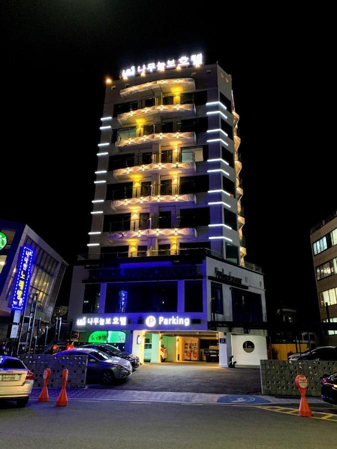 Hotel Sloth Songjeong *