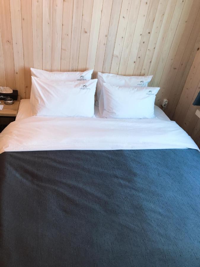 Sloth Songjeong Hotel