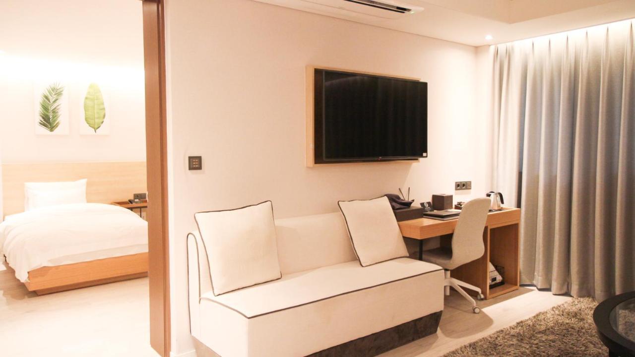 Khách sạn Londoner Gwangan 3*