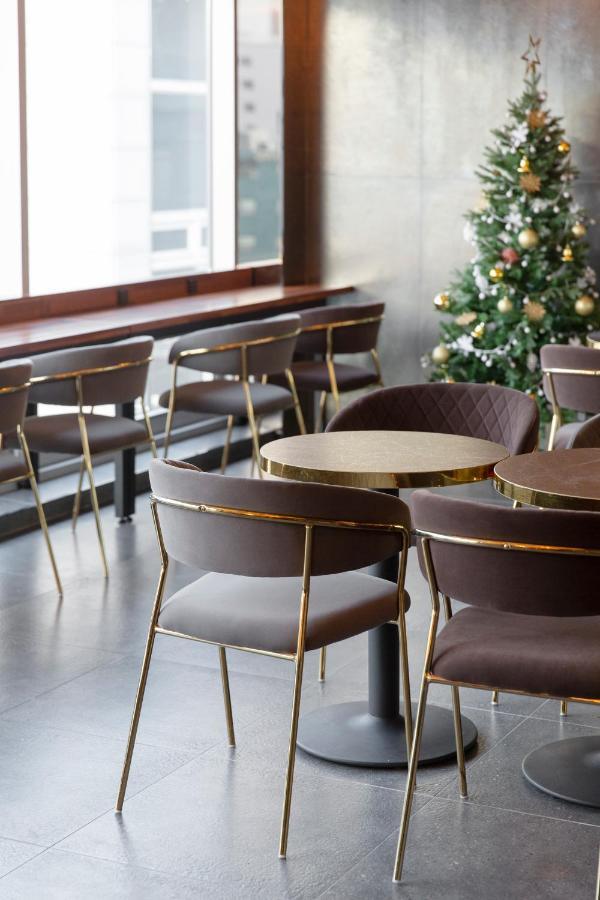 Hotel Lounge 26