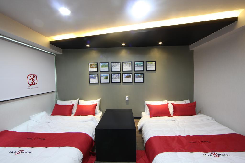 Calli Hostel *