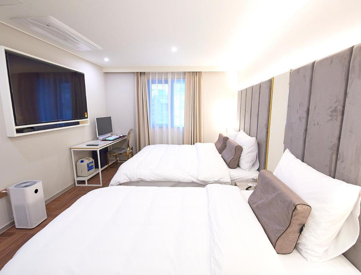 Denbasta Signature 3*