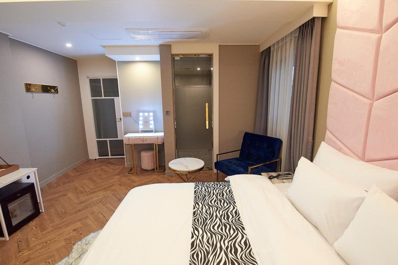 Khách sạn Denbasta Busan