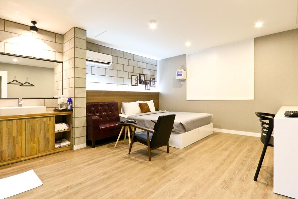Hotel Home 3*