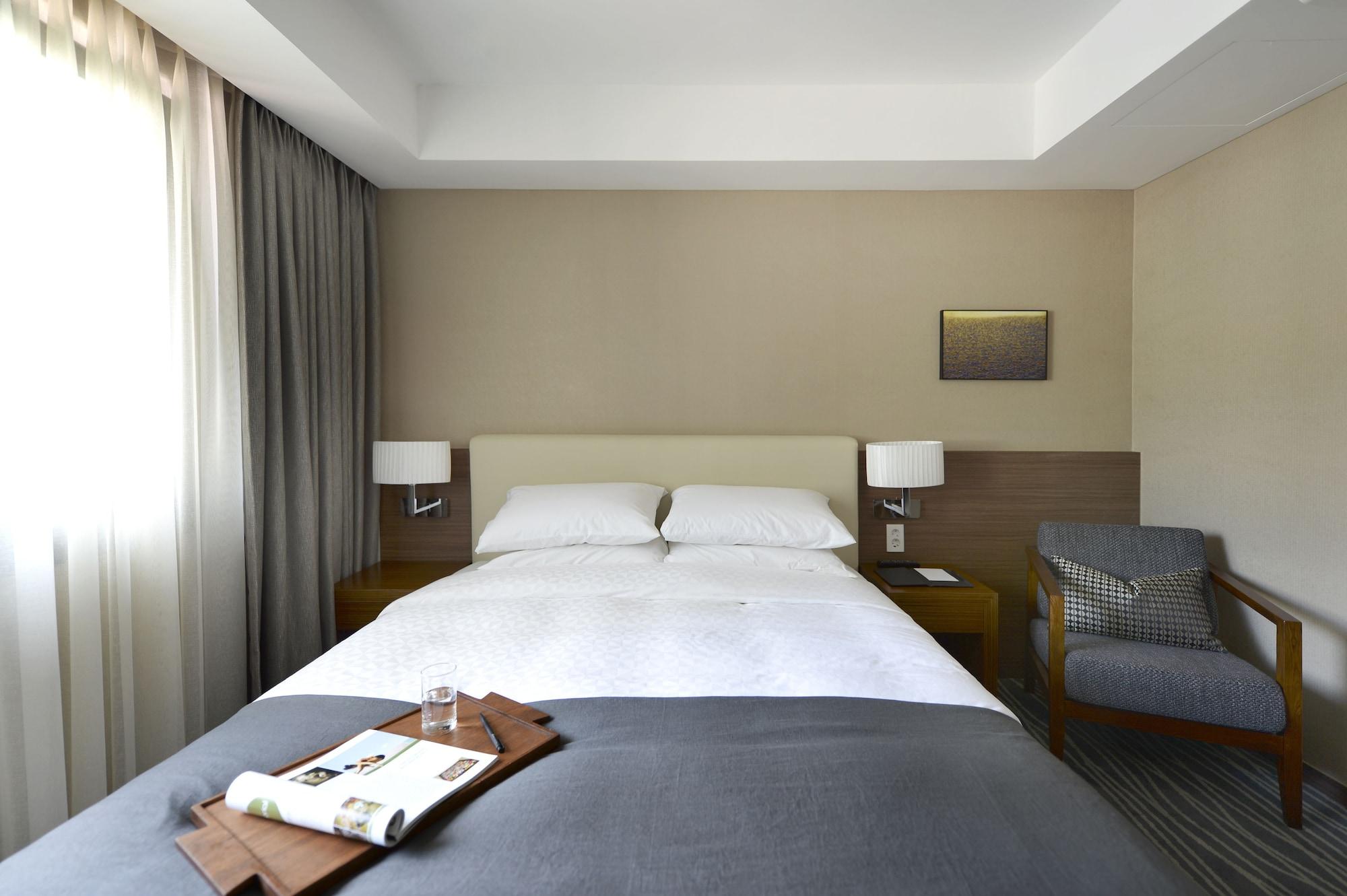 Business Hotel