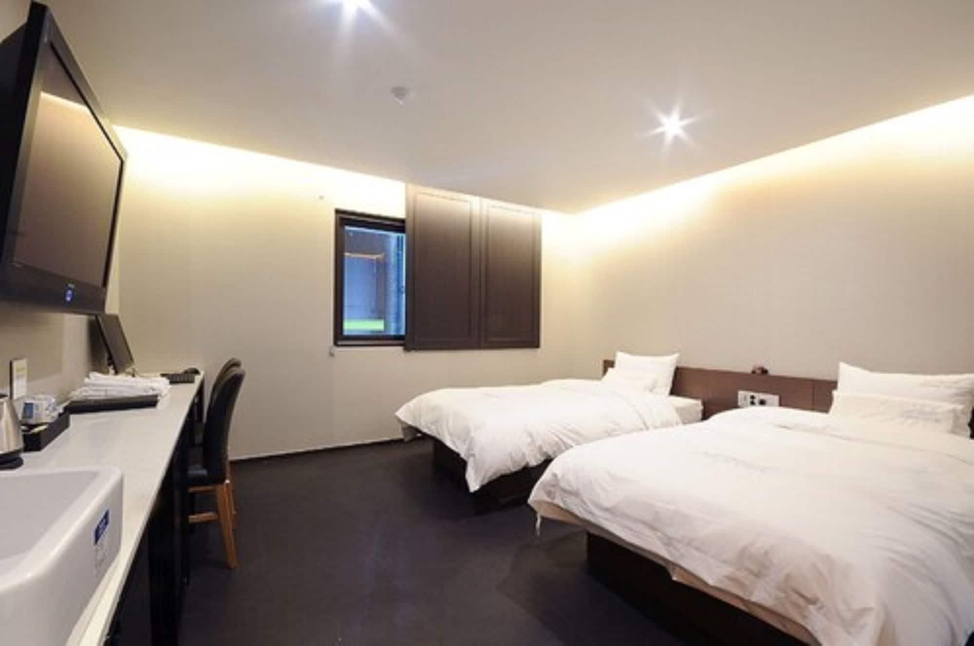 Hotel Queens Seomyeon 3*