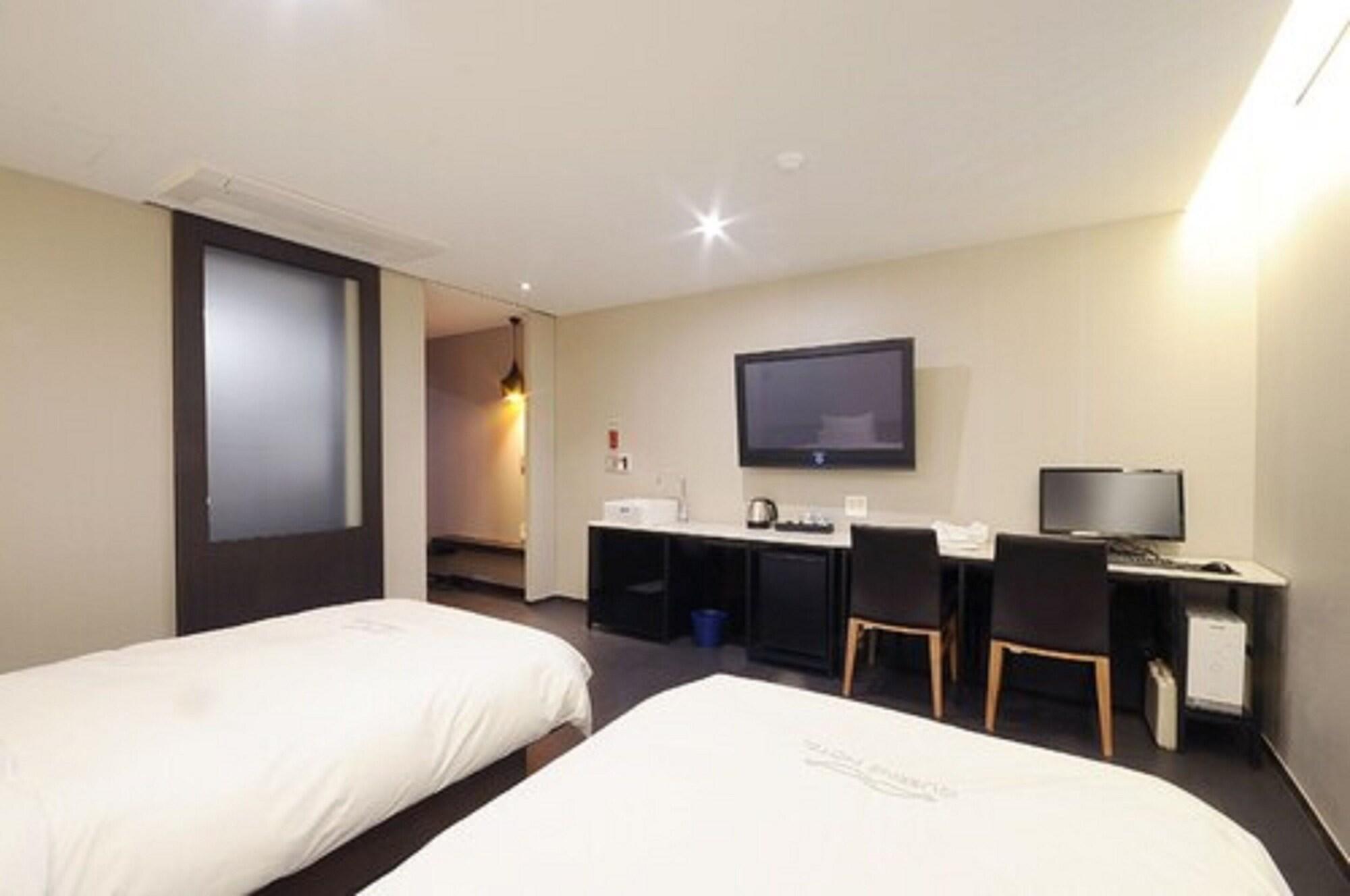 Queens Seomyeon 3* Busan