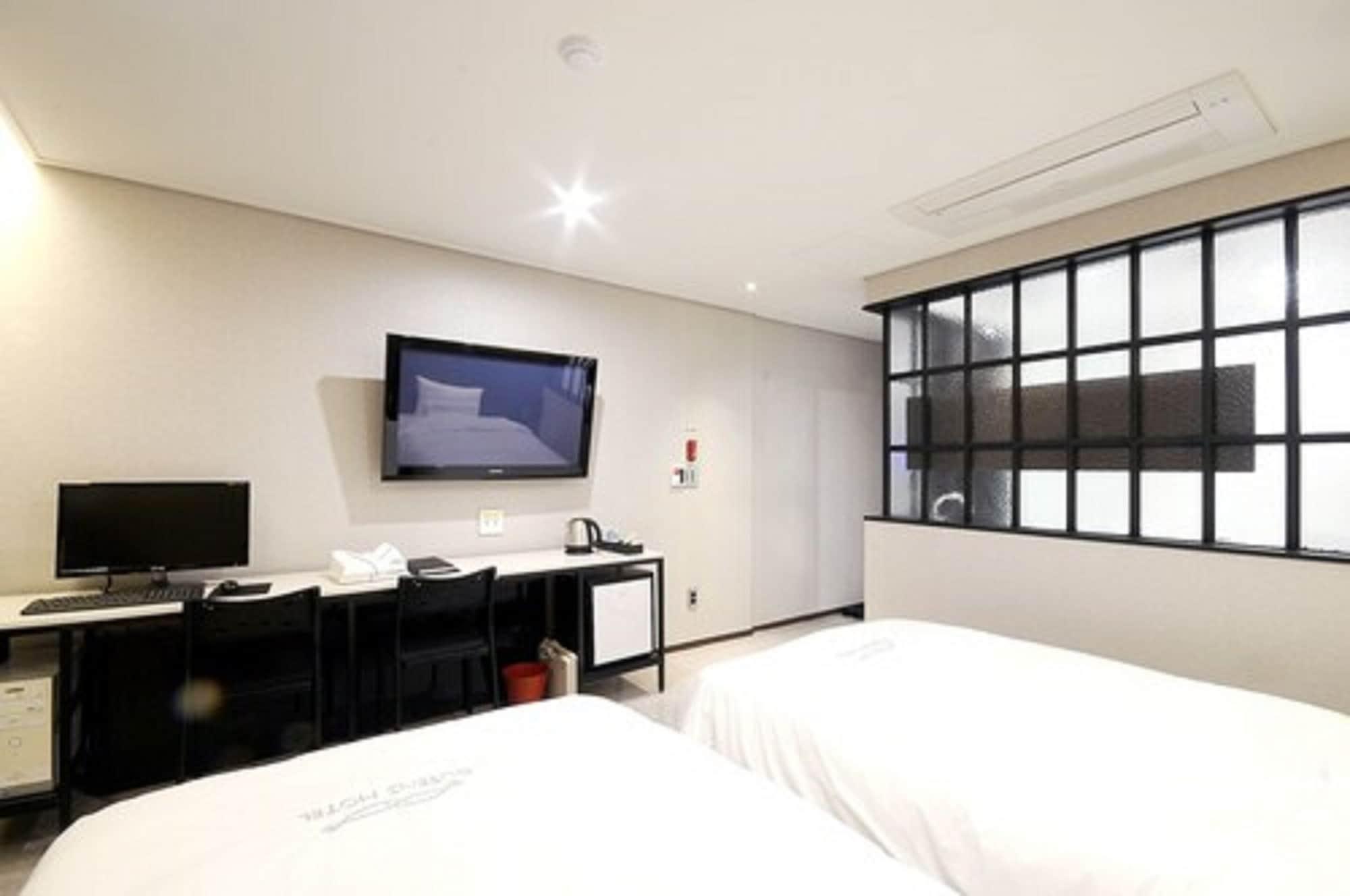 Hotel Queens Seomyeon 3*