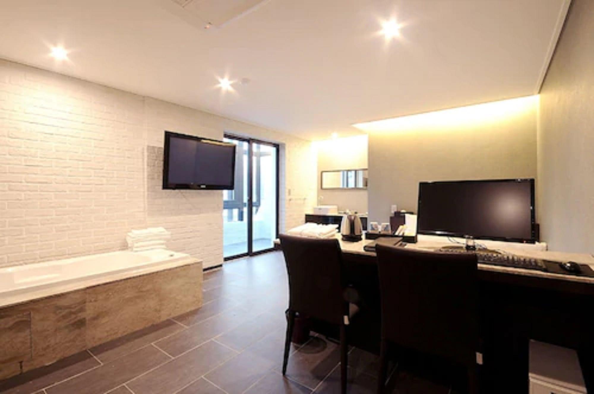 Hotel Queens Seomyeon 3*