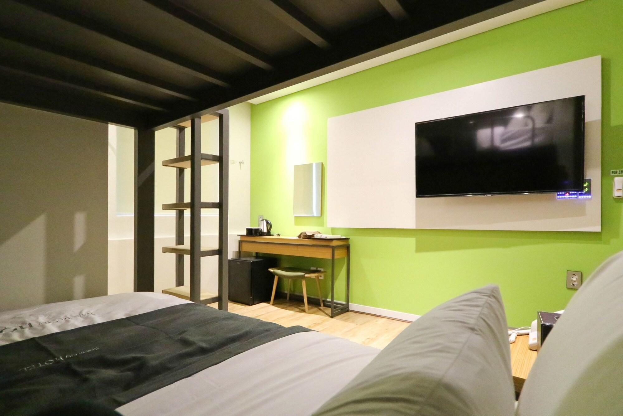 In Hotel Busan