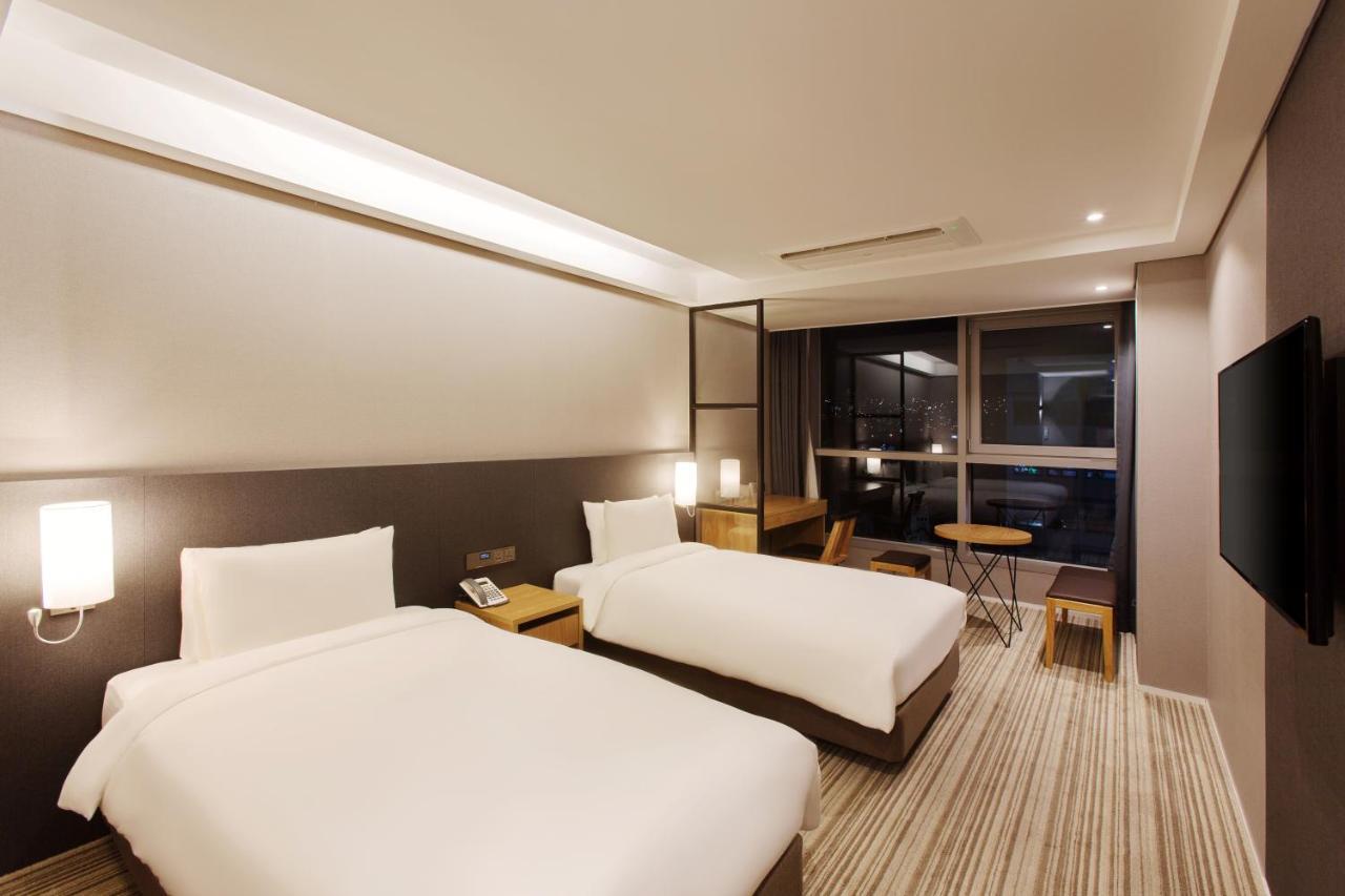 Khách sạn Adela 4*