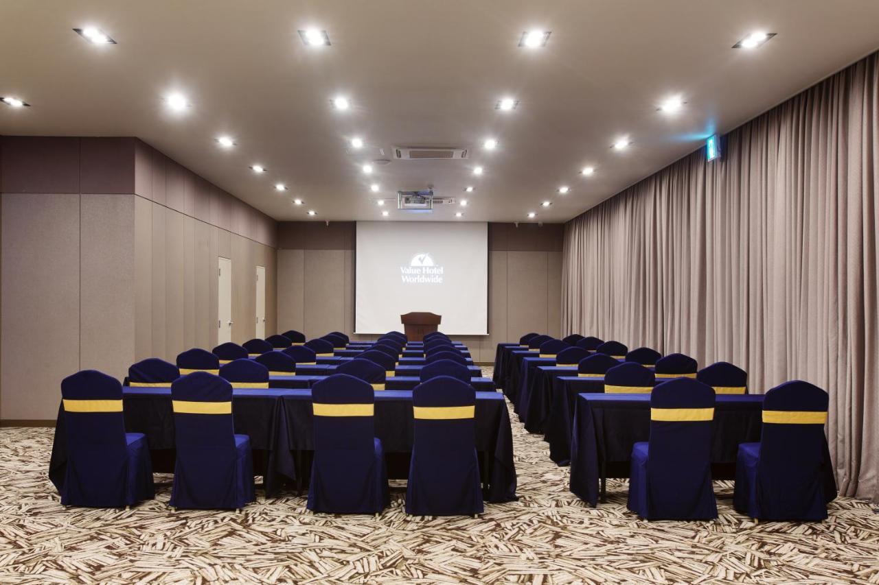 Khách sạn Adela 4*