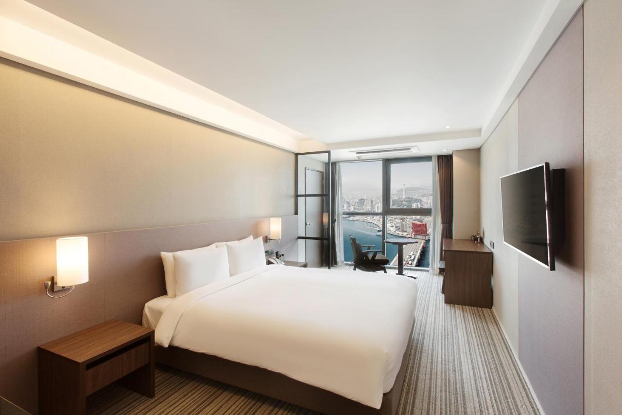 Khách sạn Adela Busan