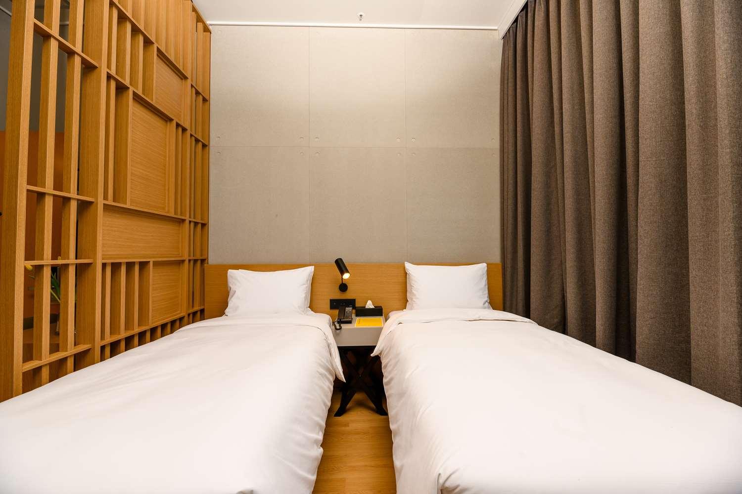 Golden Tulip Haeundae Suites Hotel Busan