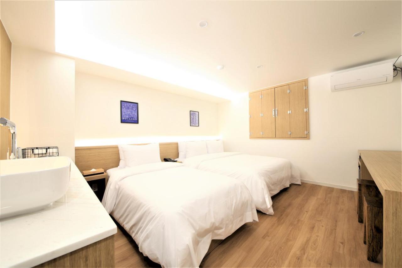 25hours Hotel 2*