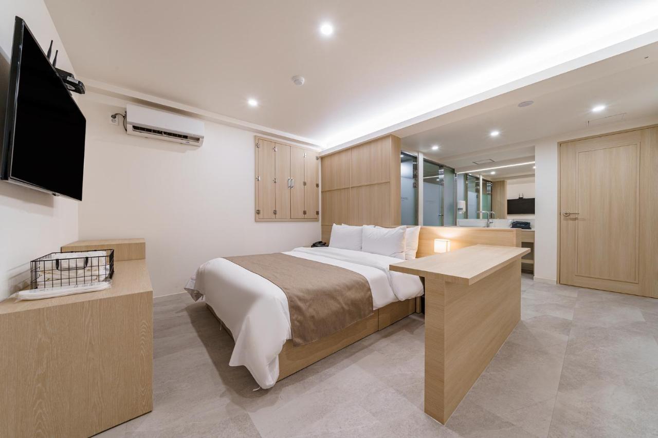 Hotel 25hours 2*