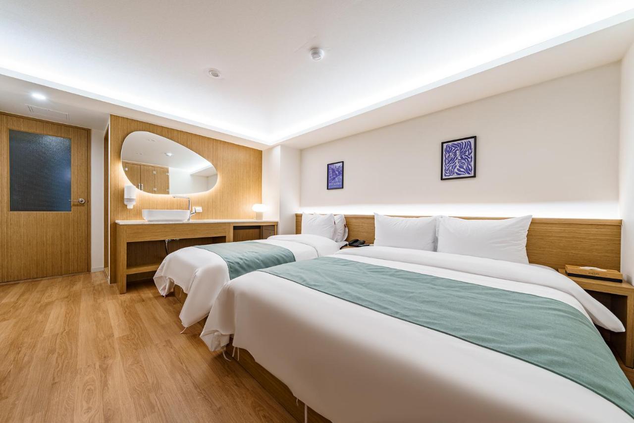 Hotel 25hours 2*
