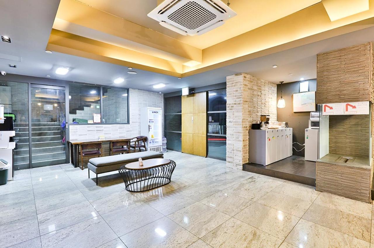 Seomyeon Hound 1st Street Hotel