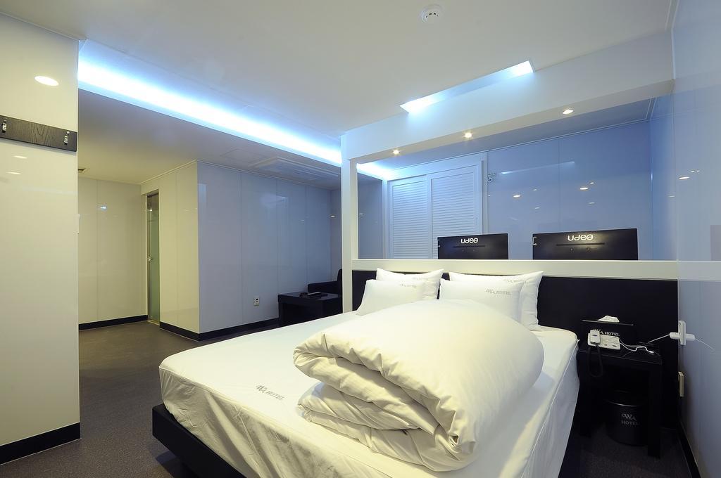 Wa Hotel 2*