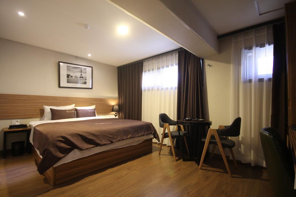 Hotel The 2*