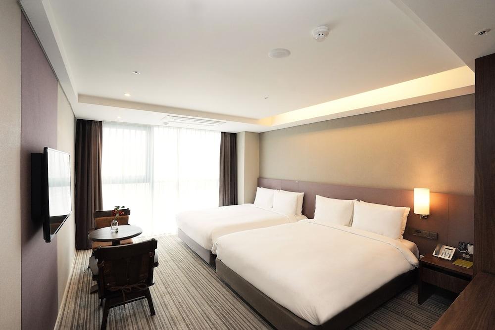Hotel Value 4*