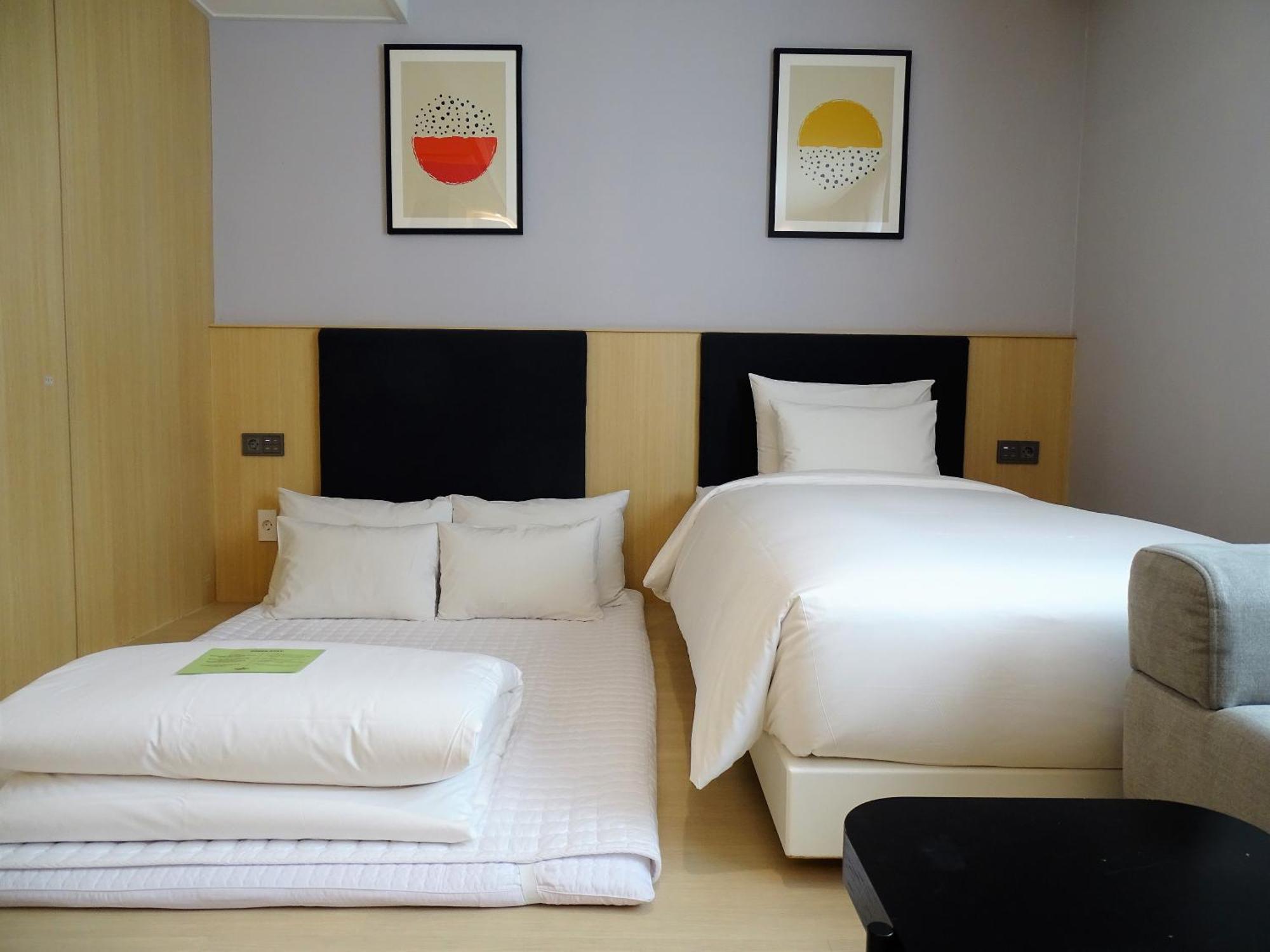 Hotel Hound Station