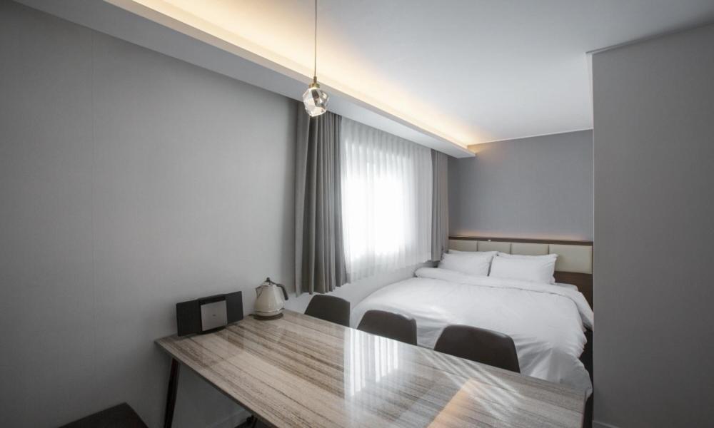 Lounge 26 Hotel