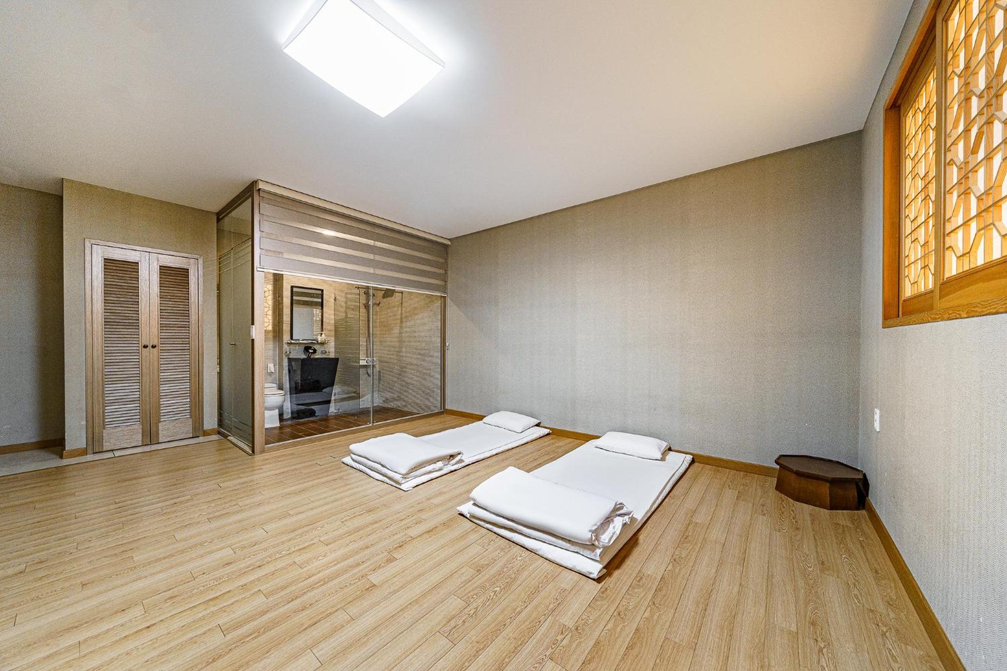 Aqua Palace 4* Busan