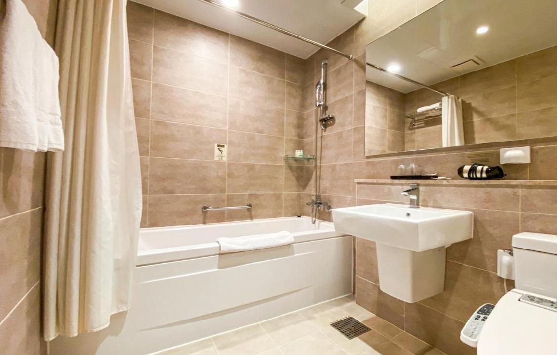 Hotel 해운대 와이드 오션뷰 & 4*