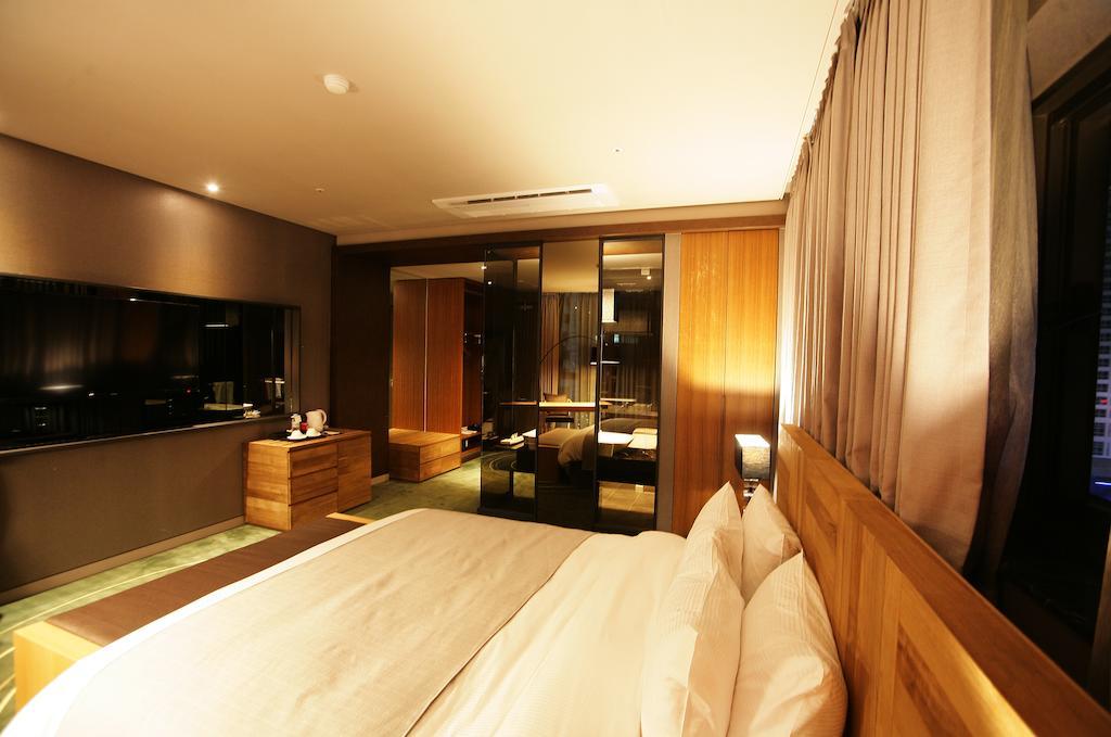 Louis Hamilton Haeundae Busan