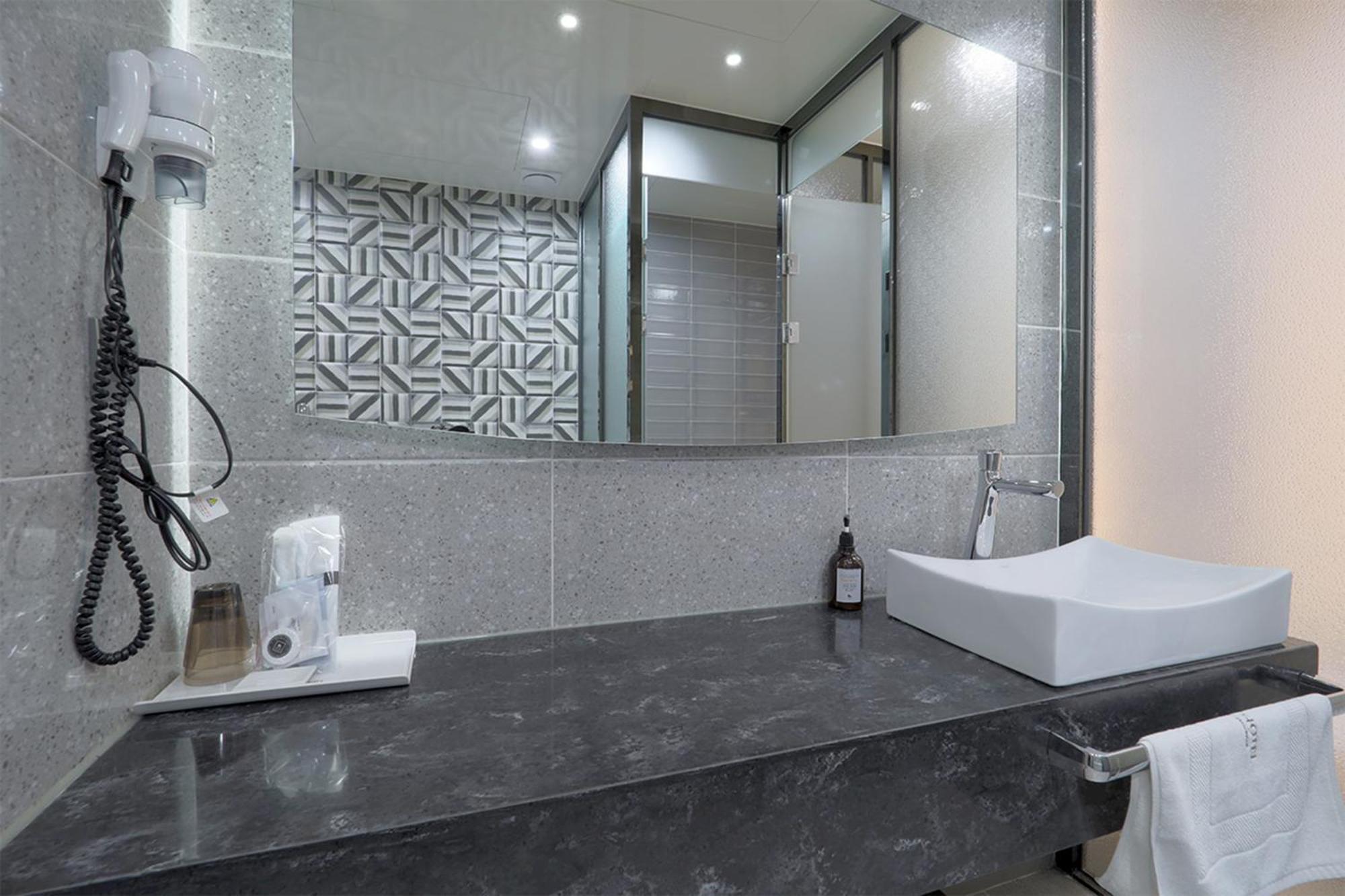 Yuna Business Hotel 2*