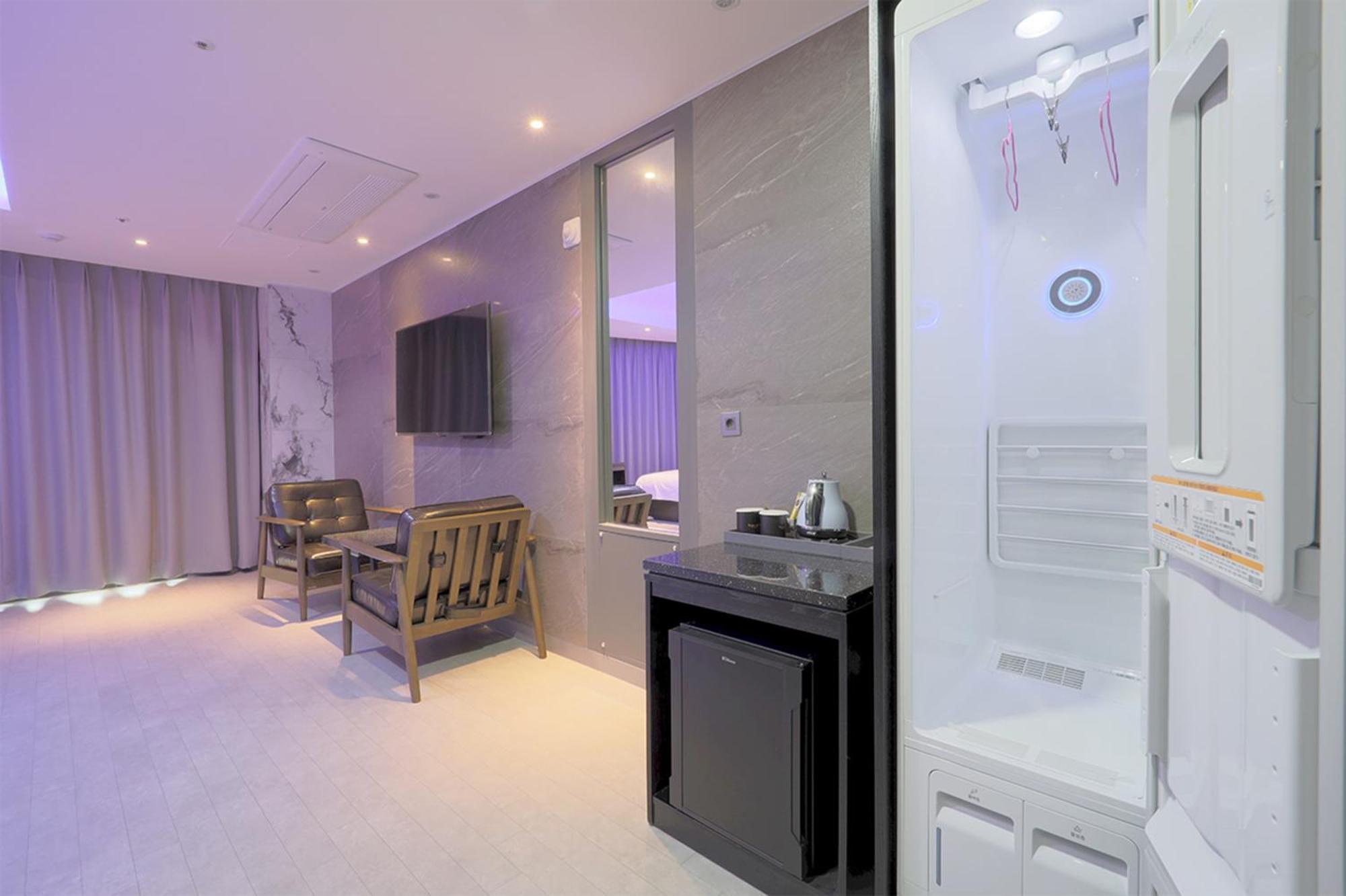 Yuna Business 2* Busan