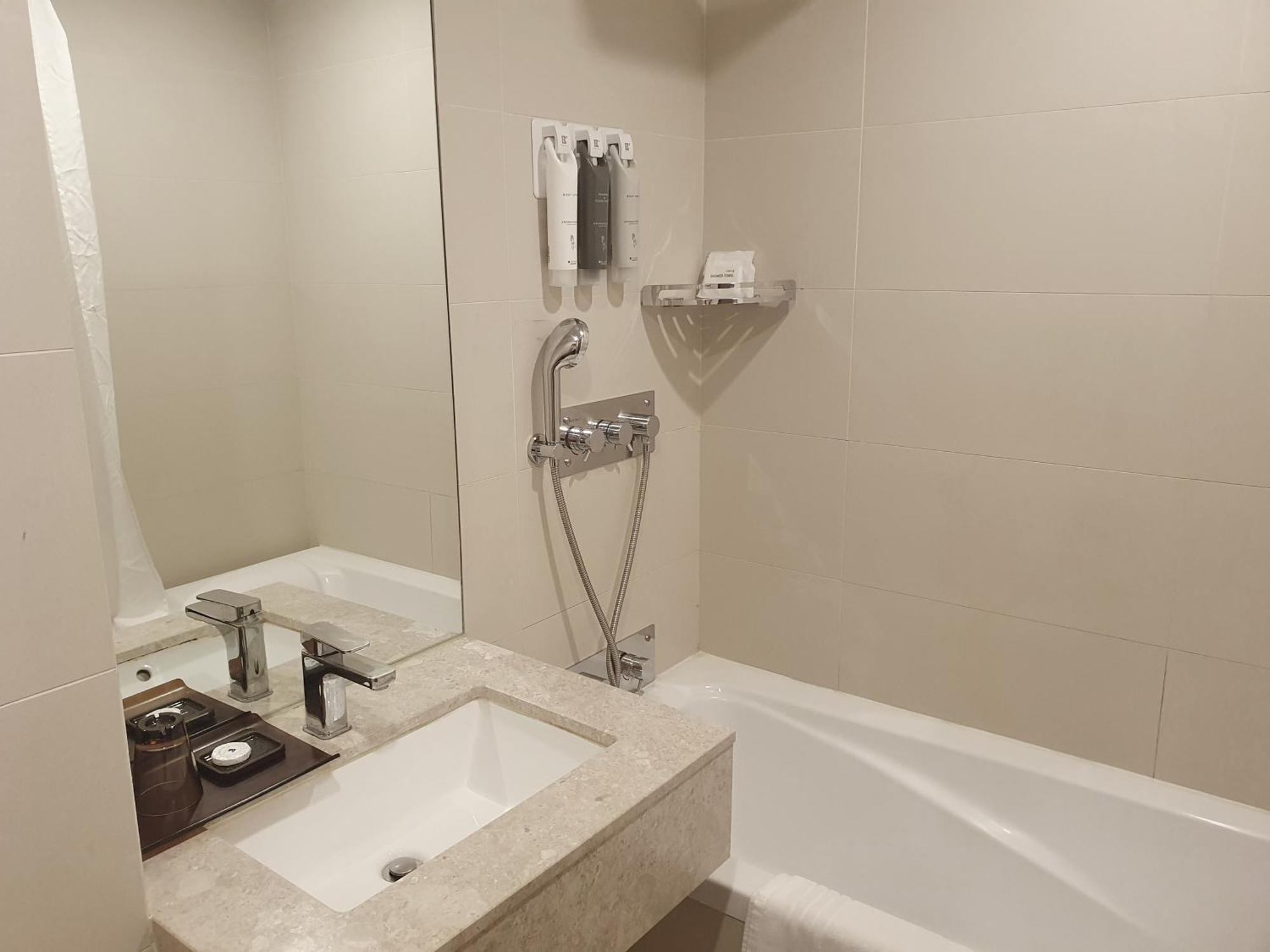 Business Hotel 3*