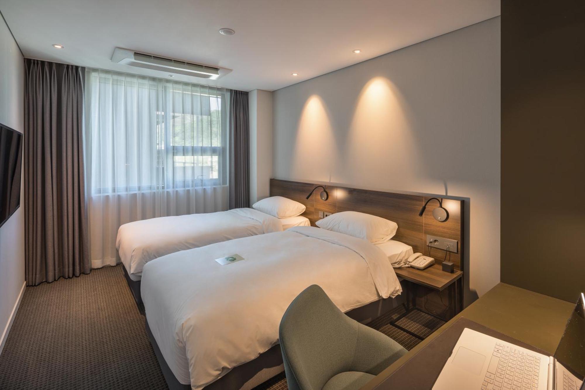 Grab The Ocean Songdo Hotel