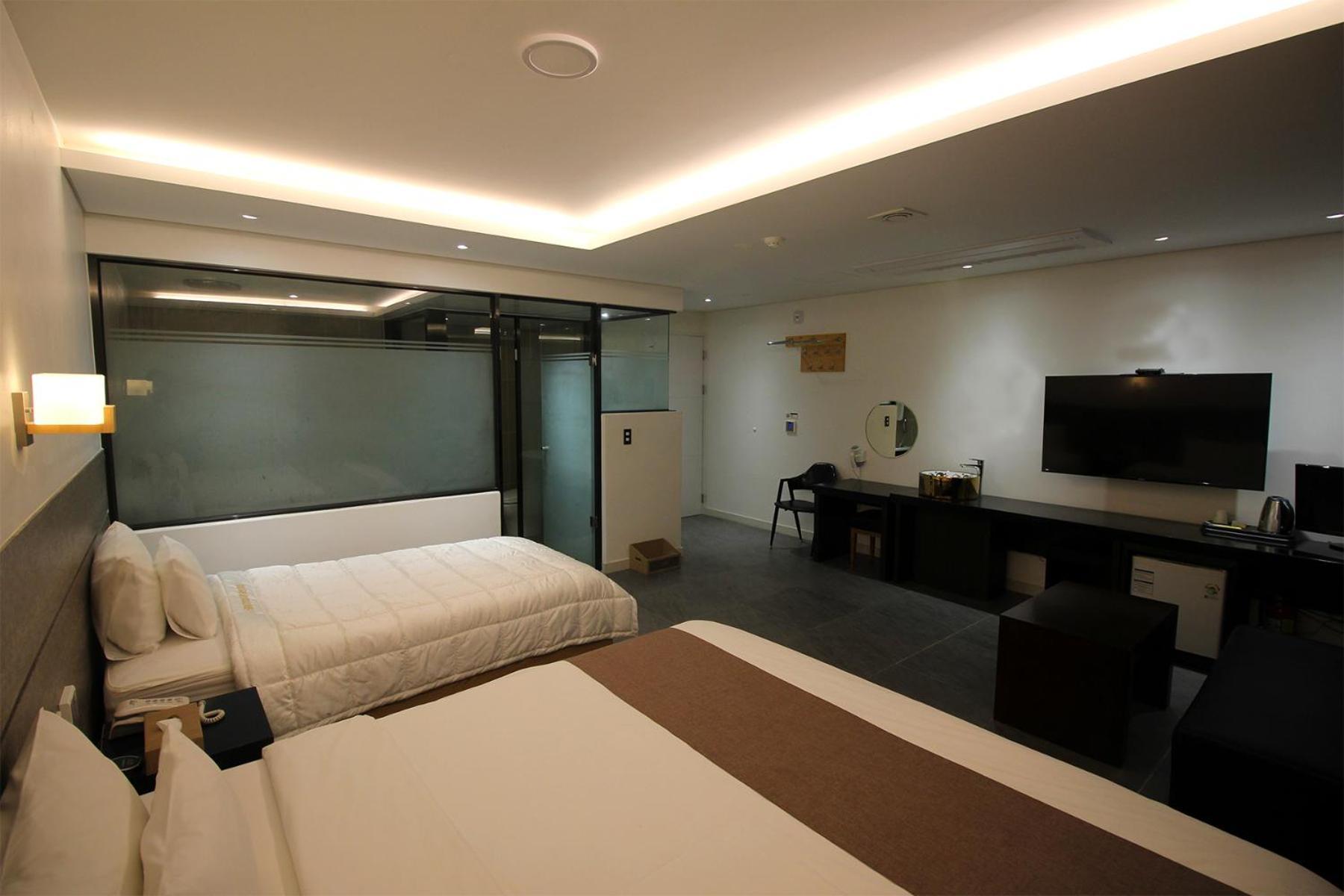 Seattle B 3* Busan