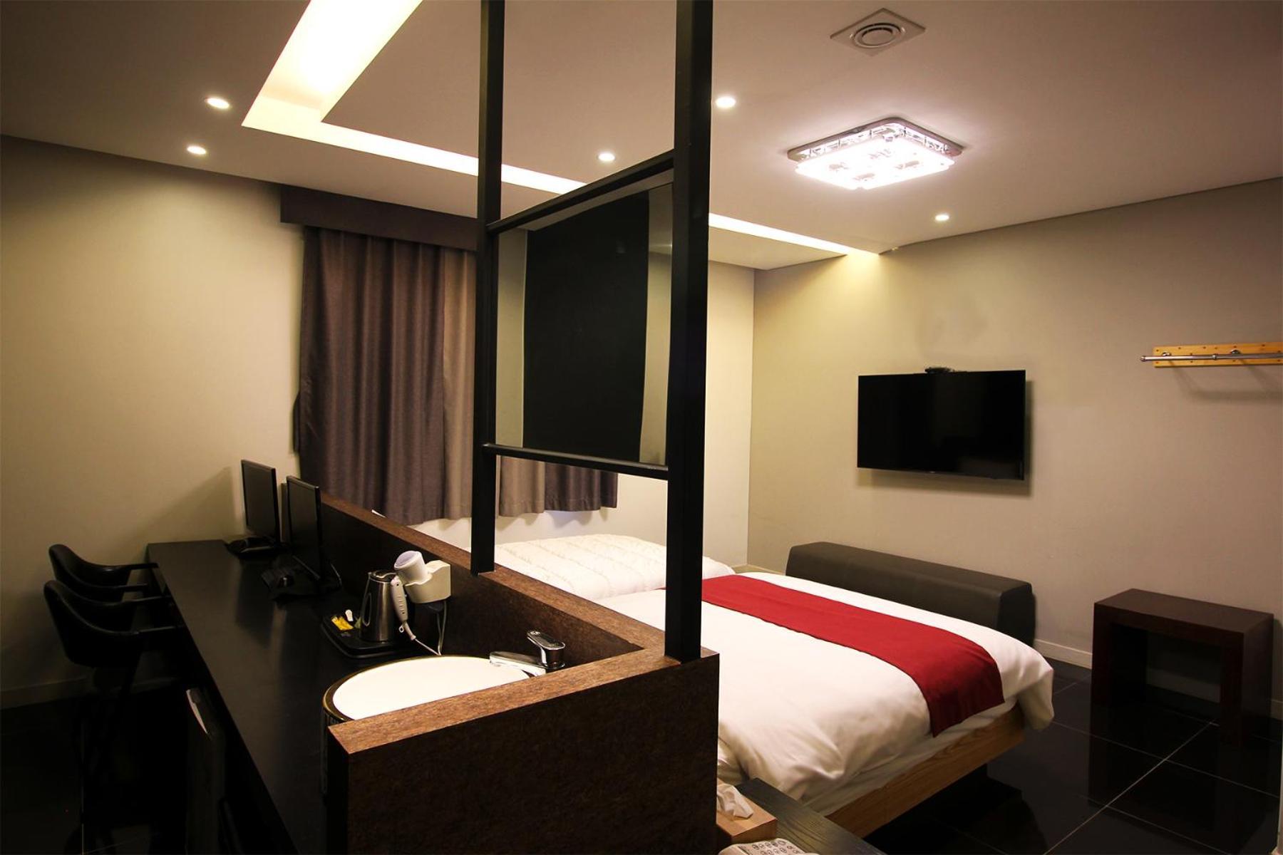 Hotel Seattle B