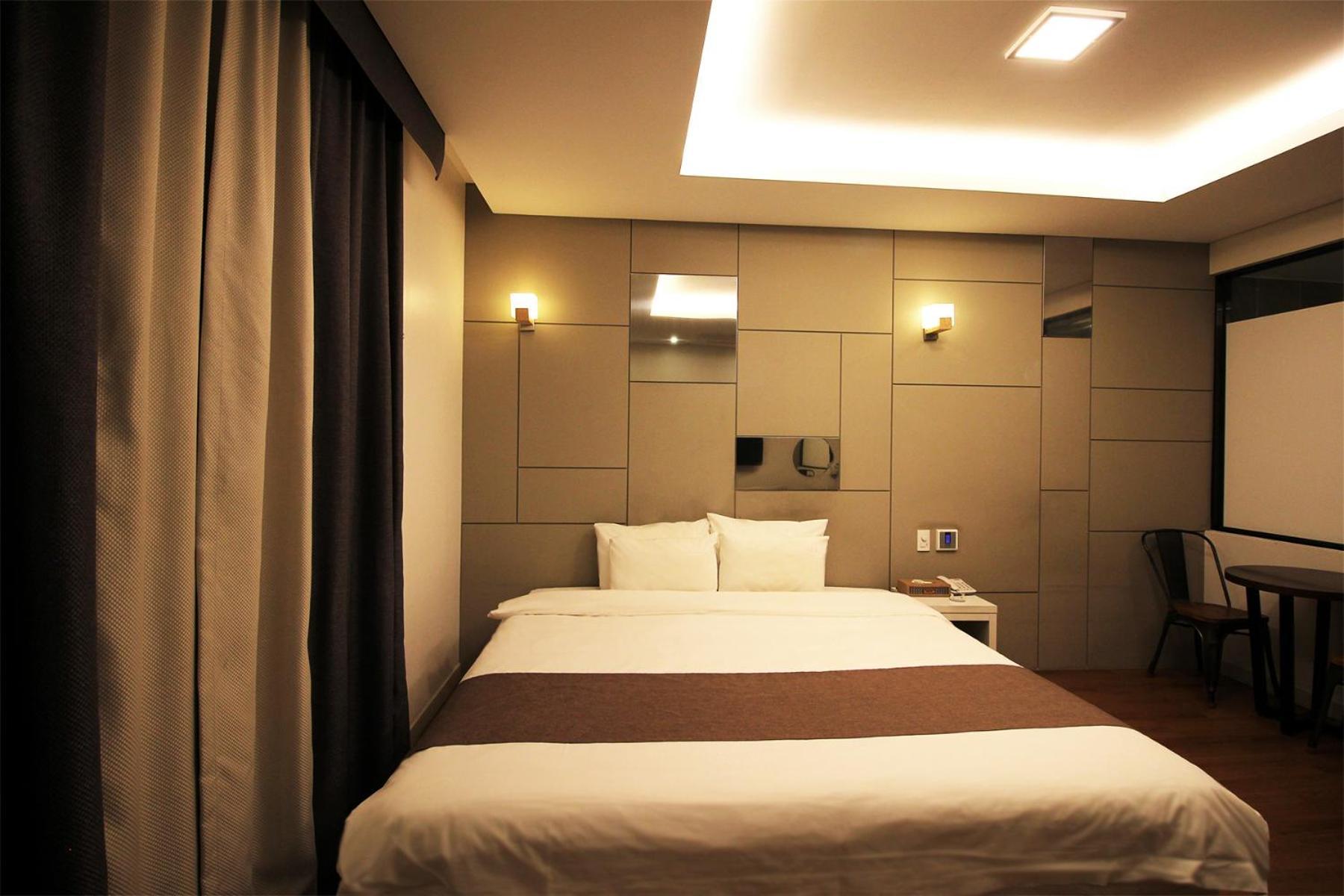 Hotel Seattle B